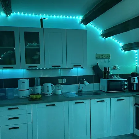 Unique Two-level With Smart Projector * 斯普利特